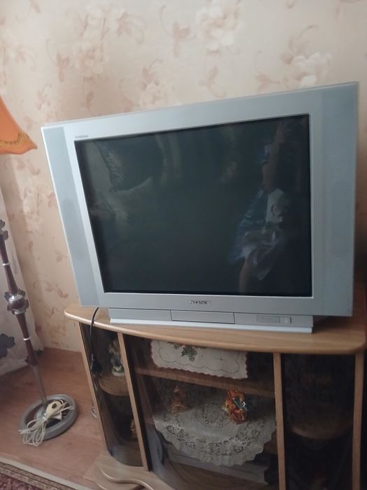 Рабочий телевизор Sony 4 тысячи