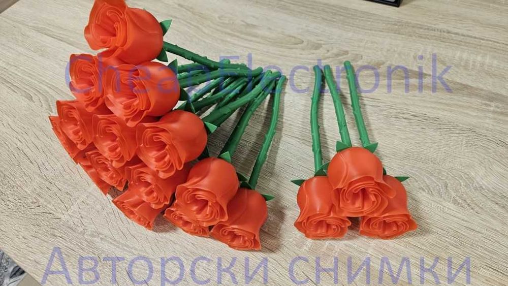 Топ подарък: 3D принтирана рейнбоу ваза с 5 червени рози