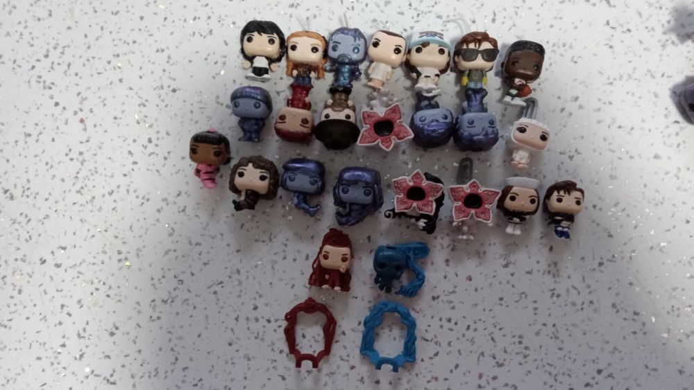 Продаю коллекцию очень странные дела