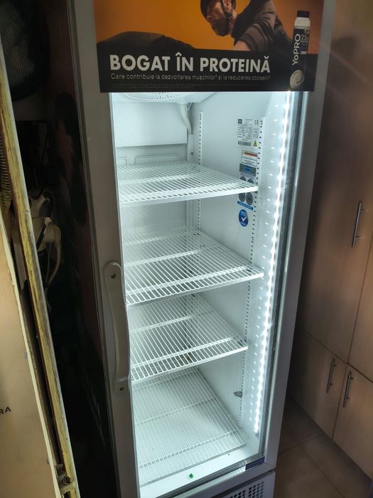 Vitrină frigorifică