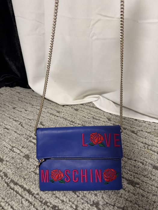 Чанта бижу на Love Moschino