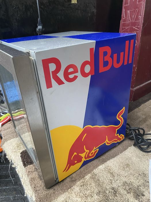 мини хладилник red bull