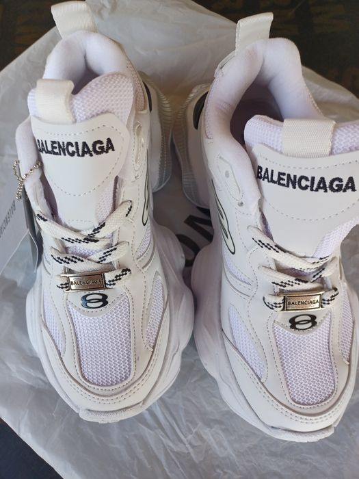 Balenciaga нови обувки