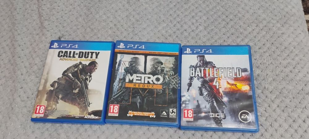 Vând jocuri PlayStation 4