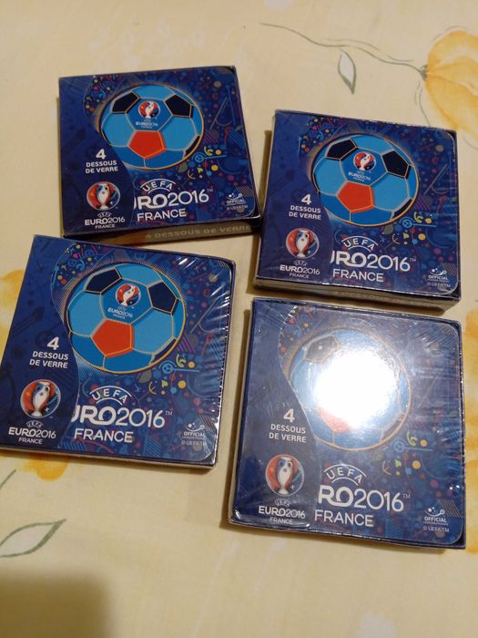 Бирени подложки за колекция