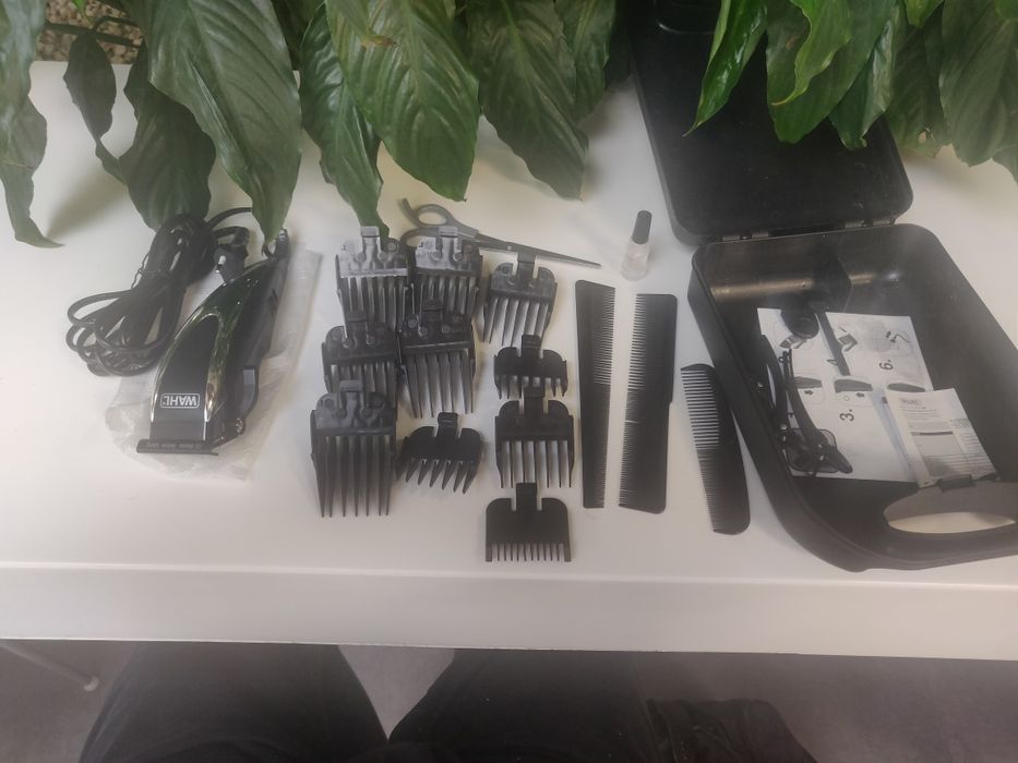 Masina de tuns profesionala Wahl, cu toate accesoriile