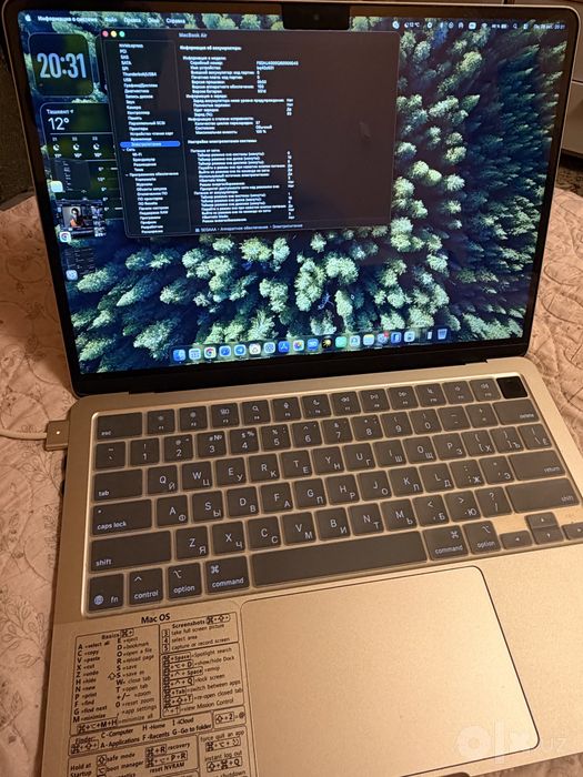 Macbook air m4 идеальное состояние цвет:starlight
