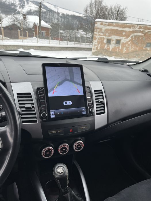 Vând Mitsubishi Outlander 2.0 d 4x4