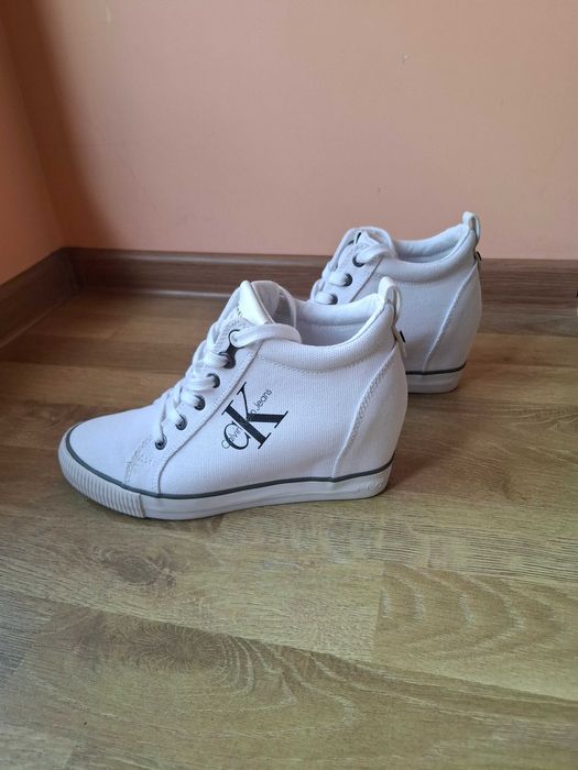 Calvin Klein кецове