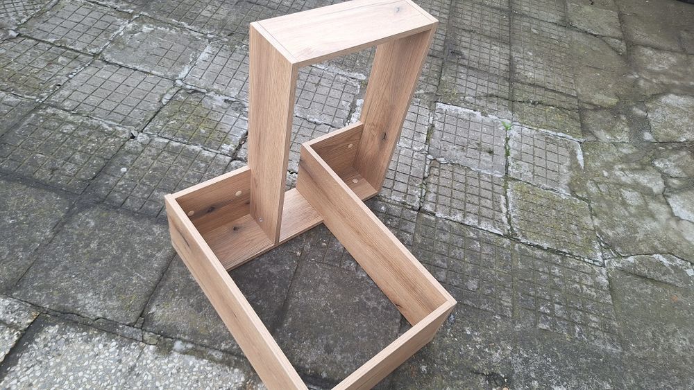 Етажерки чисно нови