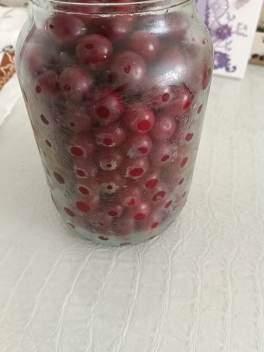Продам вишню на заказ.1литр 700т