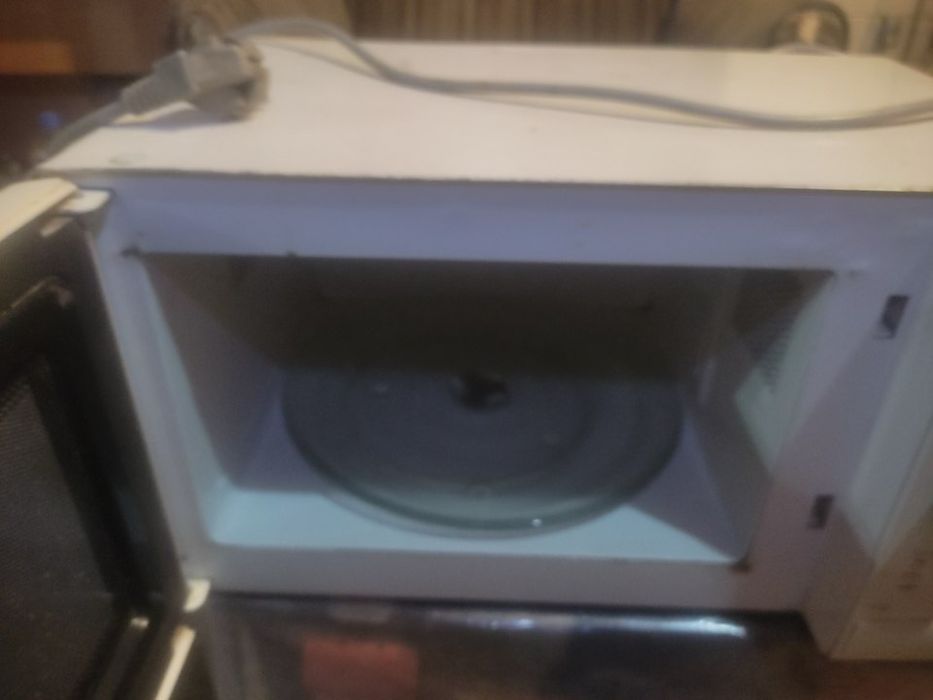 Продам микроволновку  самсунг