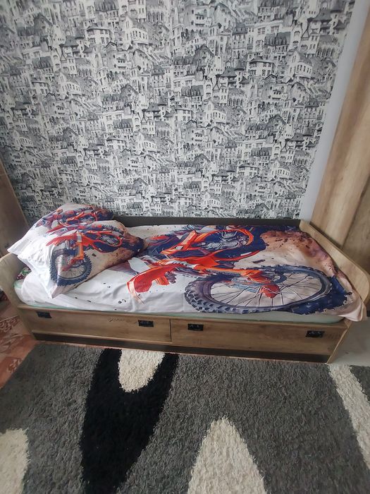 Продам кровать в