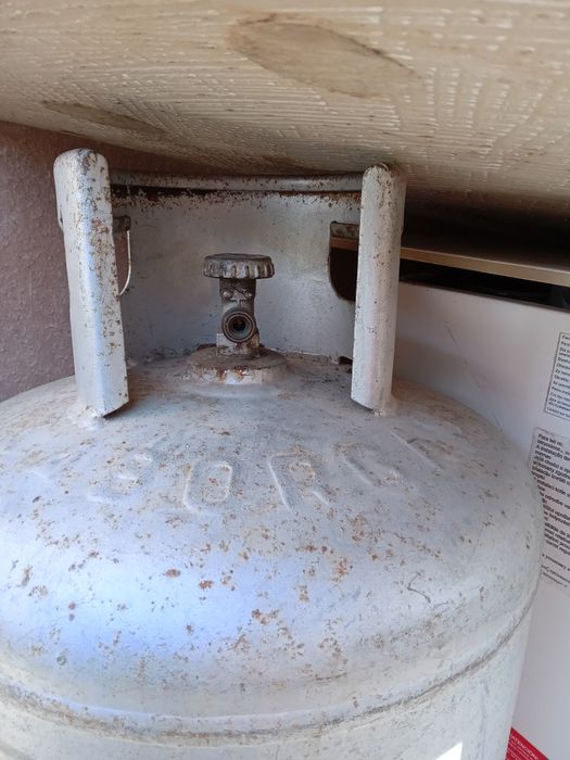 Vand butelie mare de gaz