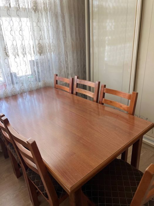 Продается Деревянный стол