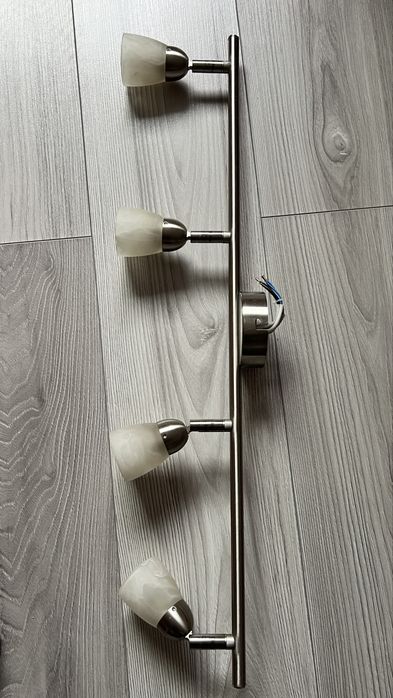 Corp iluminat cu 4 spoturi