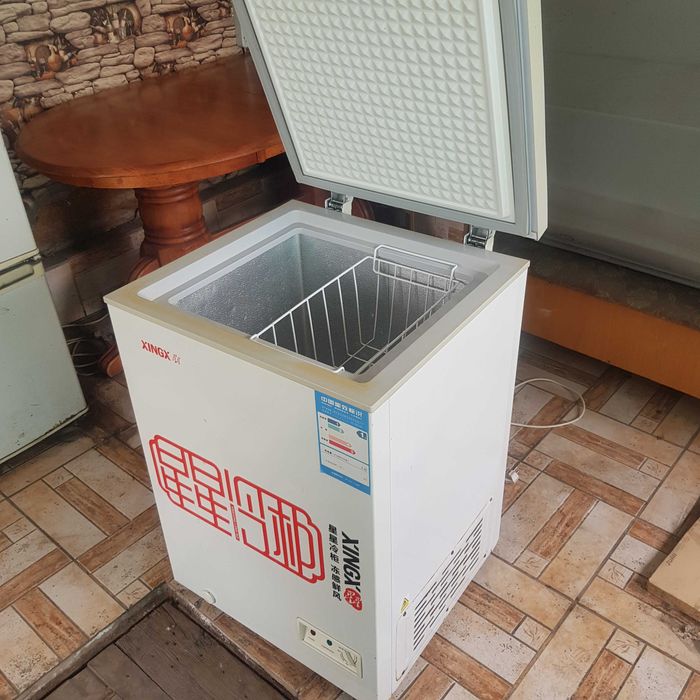Продам вертикальный морозильник б\у