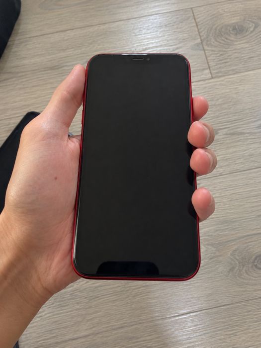 iPhone 11 / red product