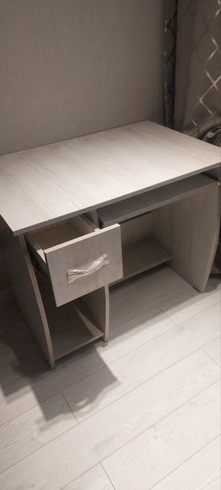 Продается компьютерный стол