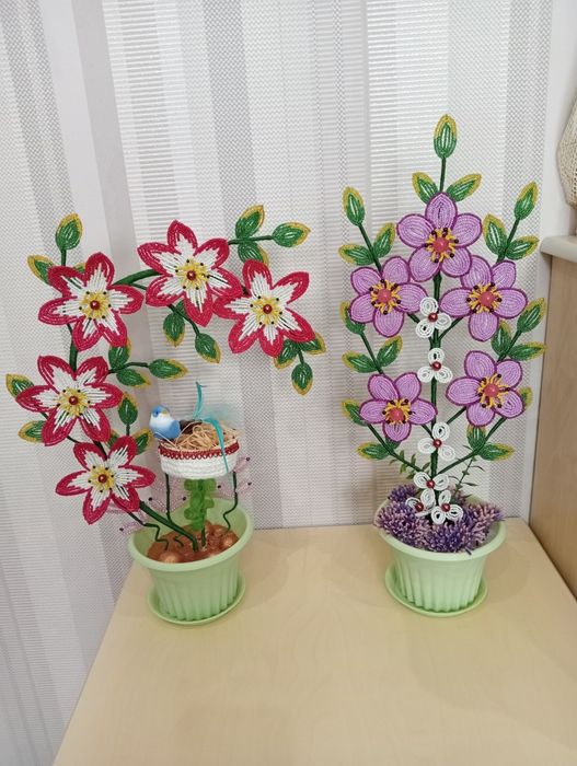 Цветы и деревья из бисера.