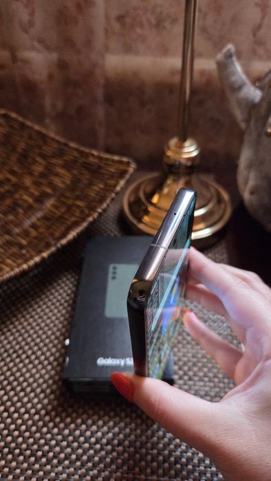 Продаётся Samsung S23

256 GB