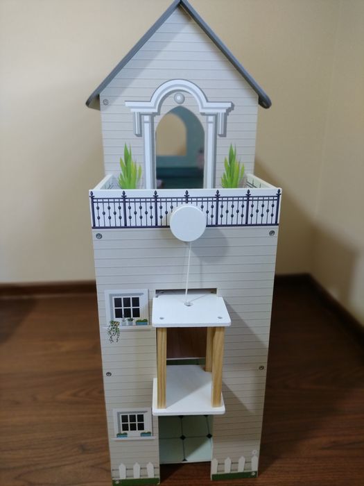 Castel pentu păpuși