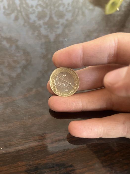 Монета наминалом в 100тг