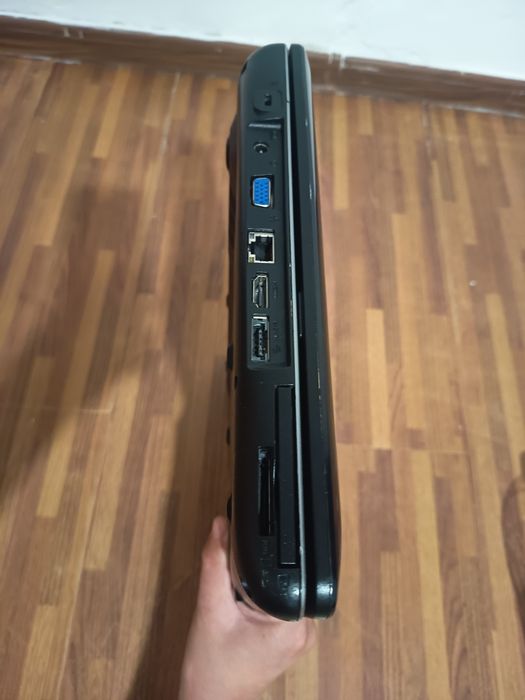 Vând laptop Medion