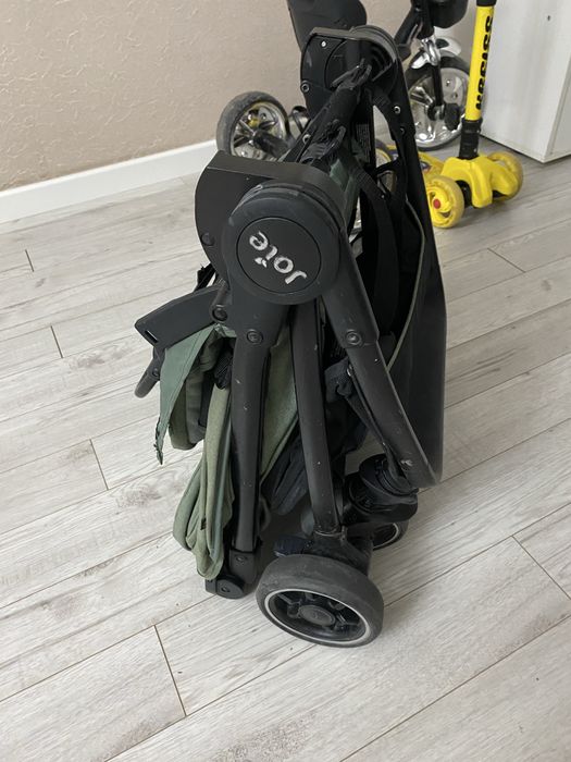 Коляска прогулочная