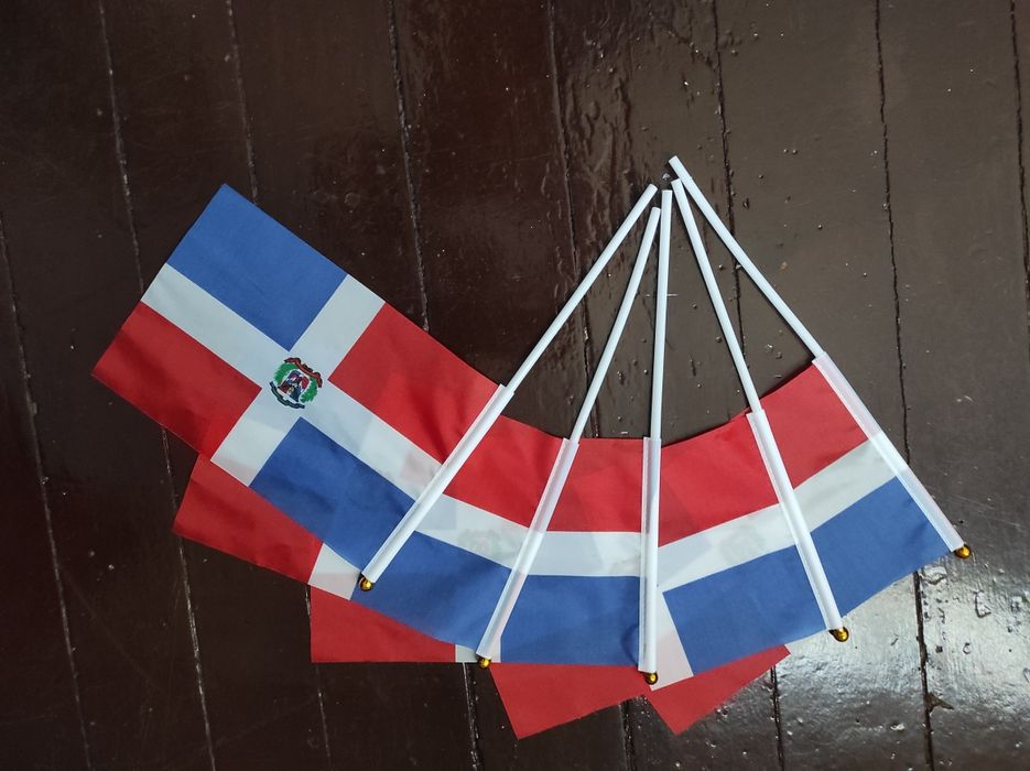 Флагчета на САЩ, Австралия, Доминиканската република, Ватикана и ЛГБТ