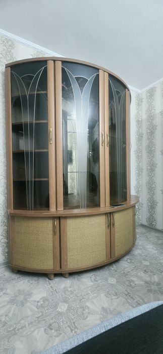 Сервант горка для гостинной