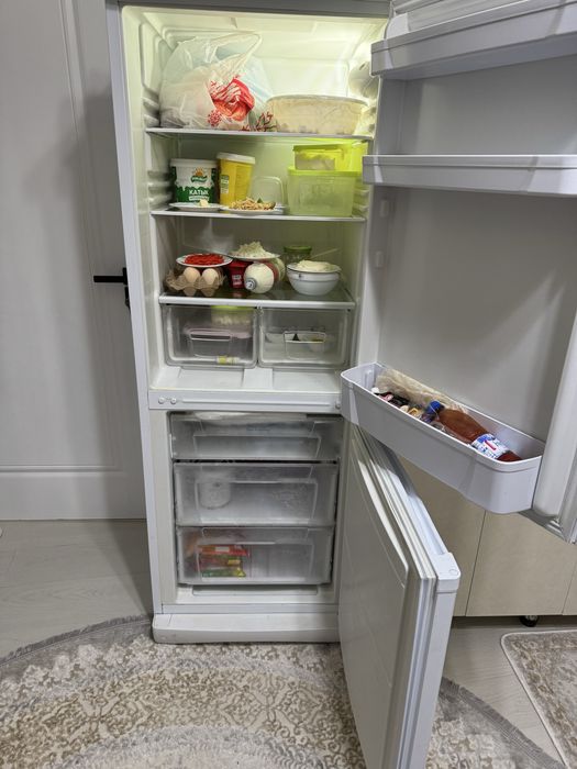 Холодильник продается 1,5 миллон