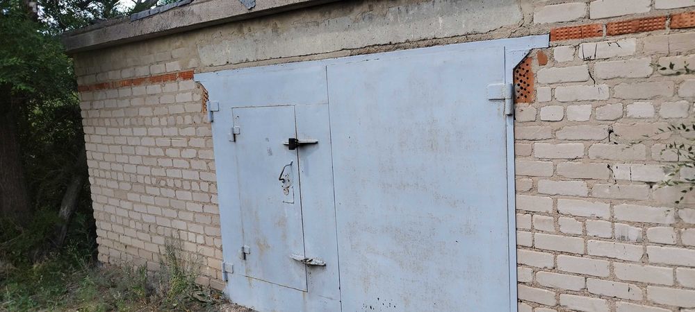 Продается гараж в первом ряду