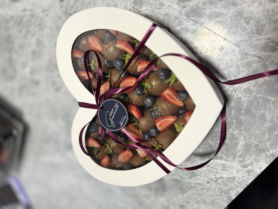 Клубника в шоколаде Подарки Qulupnay shokolad Sovg’alar