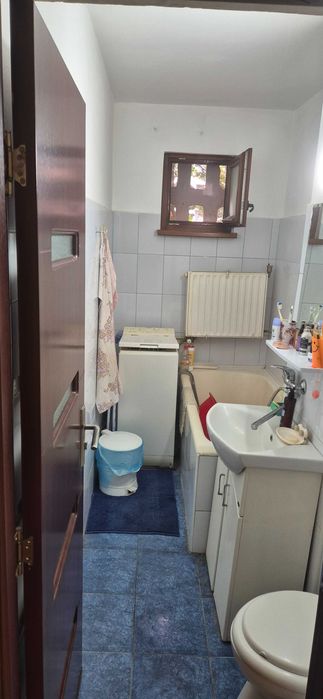 Apartament de inchiriat,et.1,str.Cuza Voda