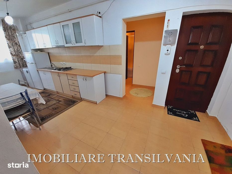 Apartament 2 camere de închiriat cu balcon, etaj 1,str.Subcetate