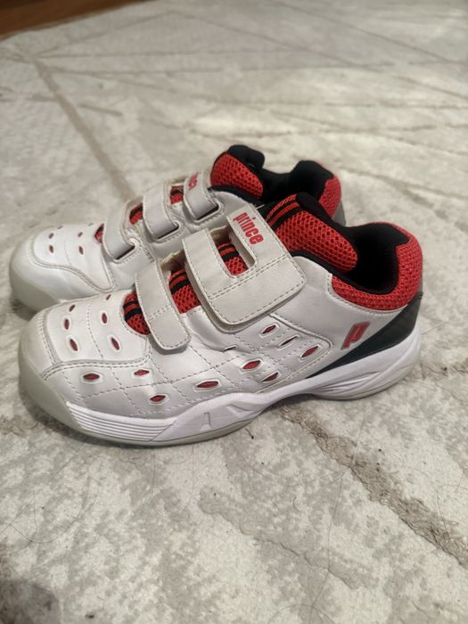 Продам обувь кроссовки