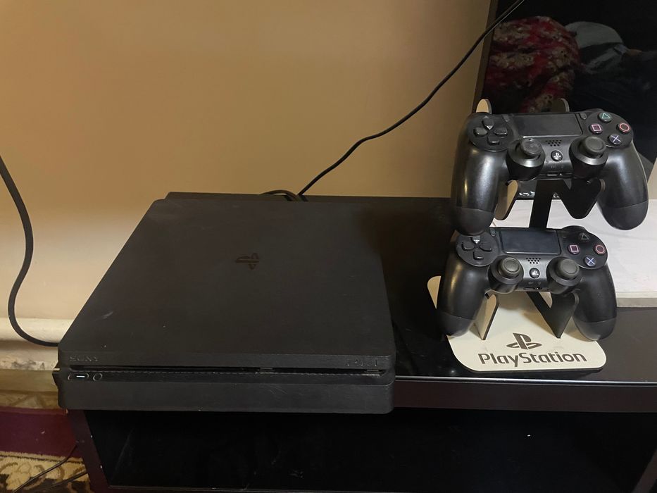 PlayStation 4 slim