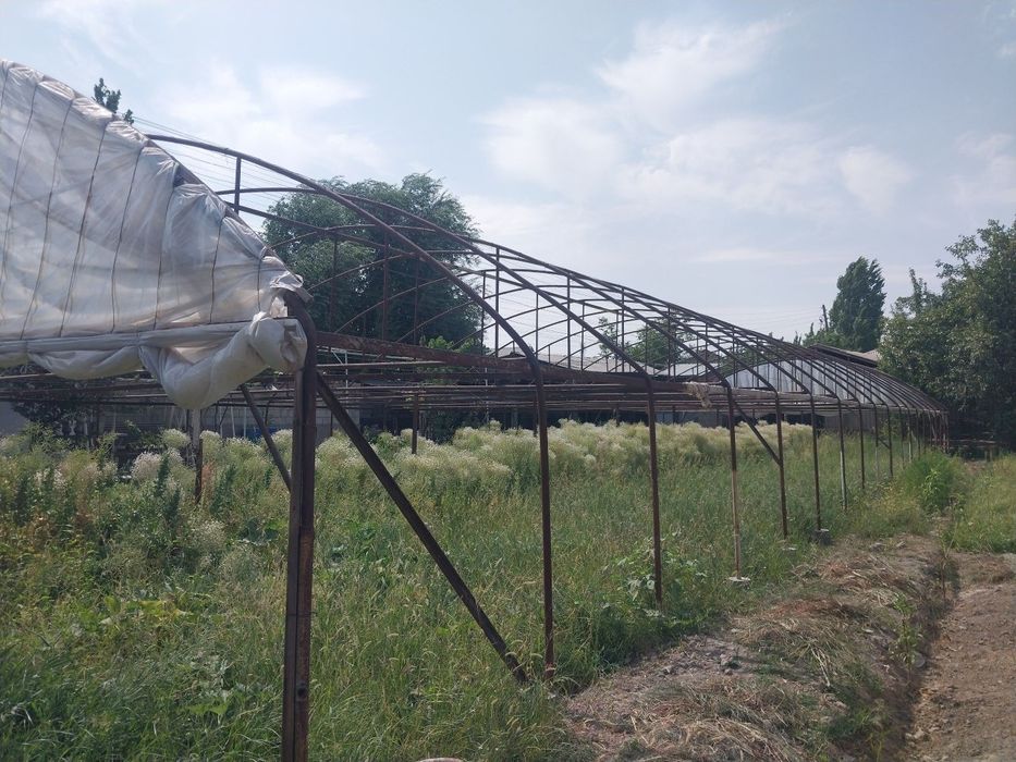 Tayyor parnik sotiladi