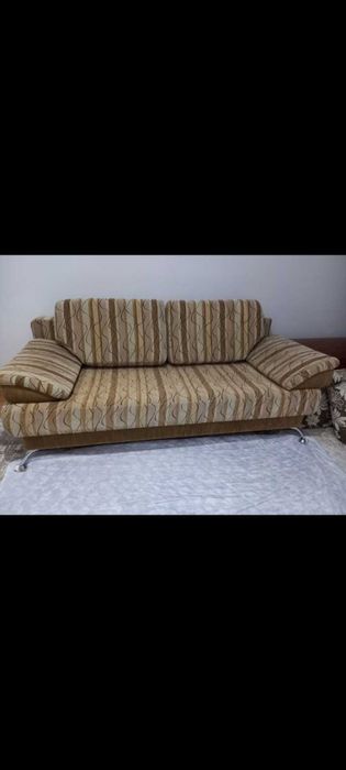 Диван в хорошем состоянии