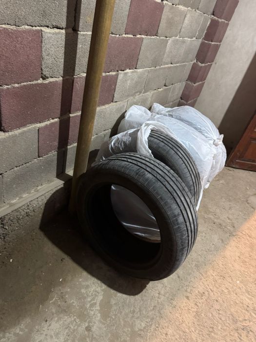 Продам шины 245/50.18