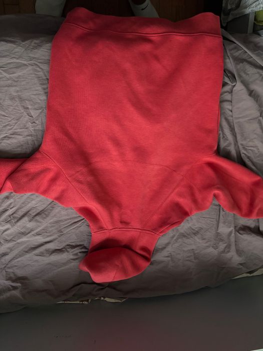 Nike tech fleece red