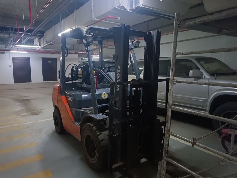 Погрузчик вилочный