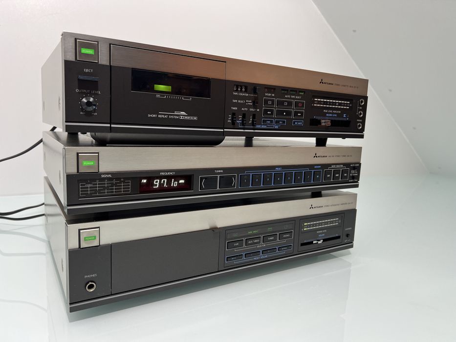 Linie Mitsubishi Amplificator DA-U51, Deck DT-51, Tuner DA-F51