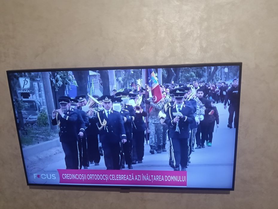 Televizor Led Smart Samsung  108 cm  in stare foarte foarte bună.