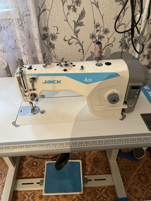 Jack A2B швейная машина