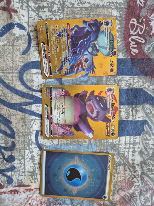 Покемон играчки и карти