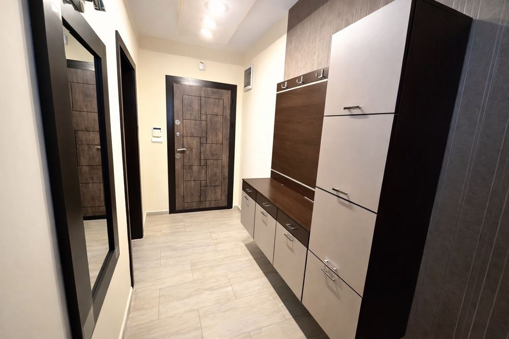 Луксозен тристаен апартамент под наем – 120 кв.м