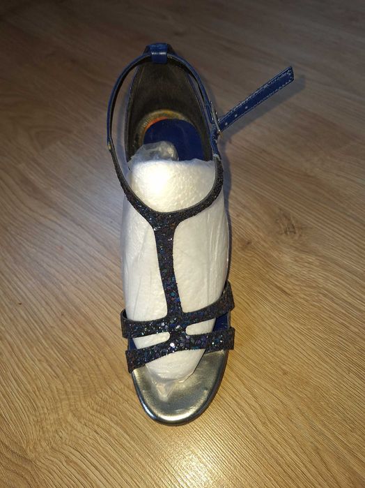 Красивые босоножки размер 39