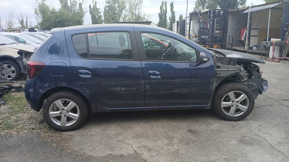 Dezmembrez Dacia Sandero 0.9 Benzina Din 2017 -H4B-B4